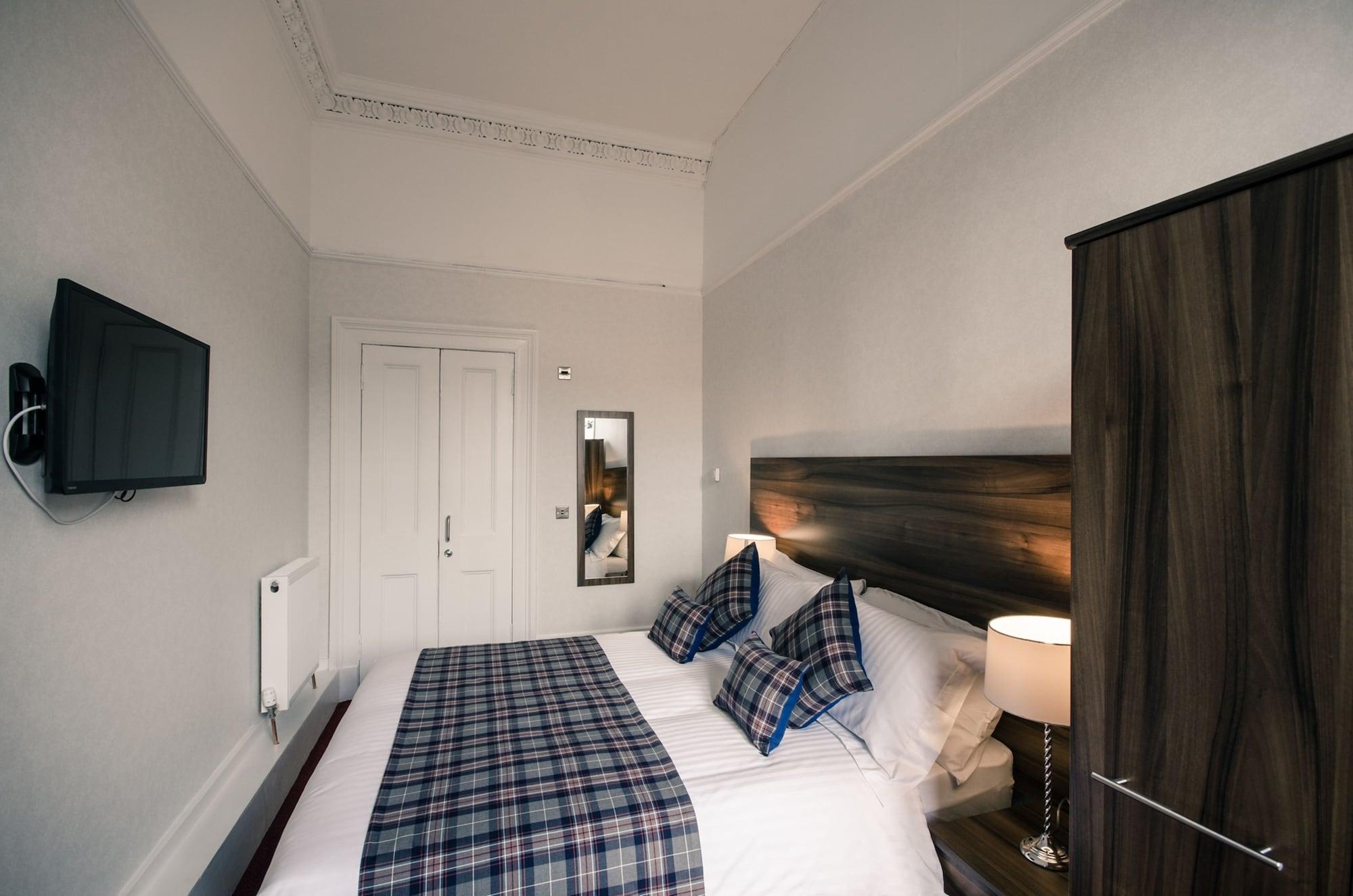 Royal West End Отель 3*